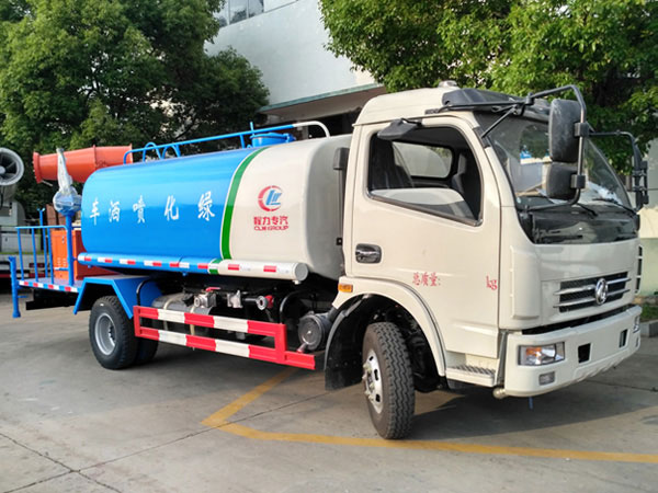 東風(fēng)天錦霧炮車裝50米噴霧機(jī)