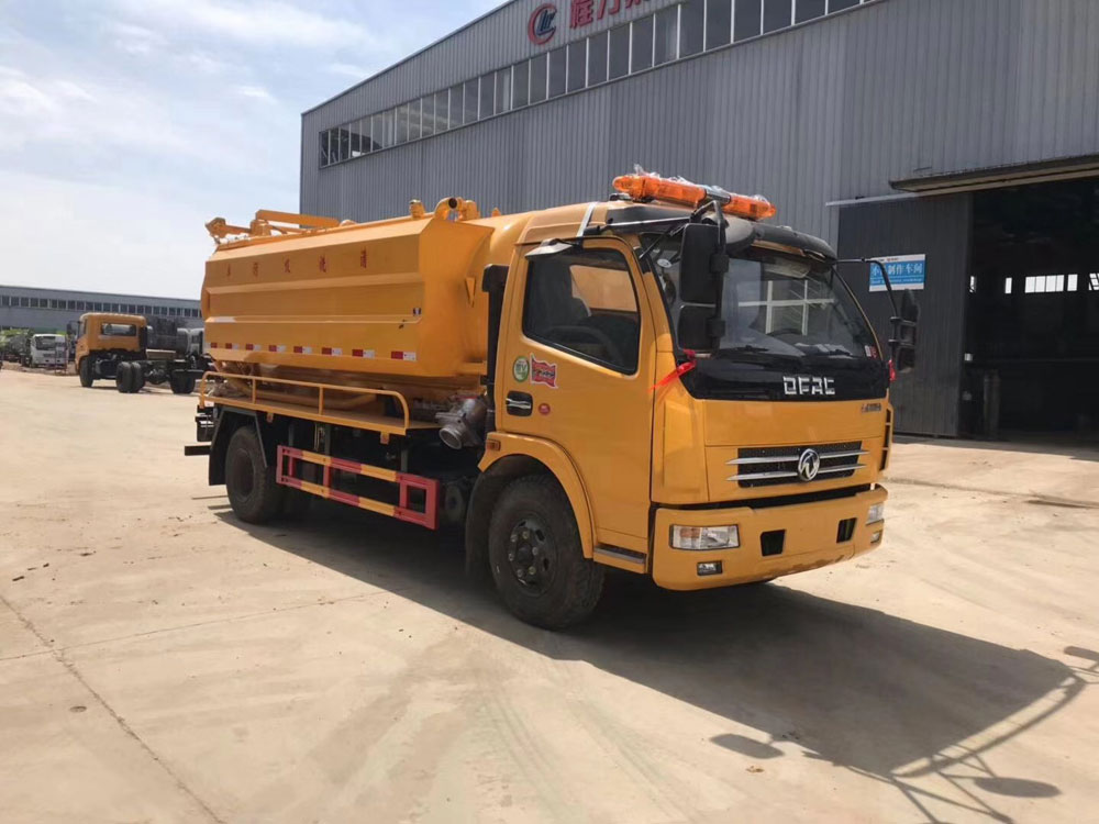 大多利卡清洗吸污車(chē)順利發(fā)車(chē) 大多利卡清洗吸污車(chē)順利發(fā)車(chē)