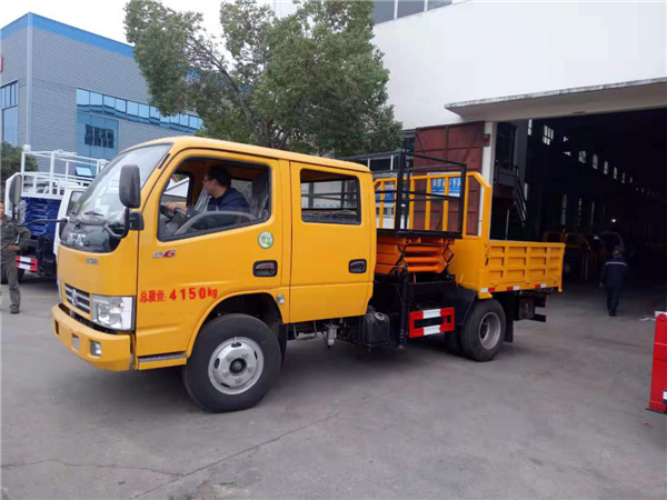 東風(fēng)雙排6米8米10米升降平臺車-剪叉升降平臺車