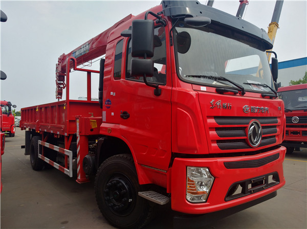 東風(fēng)暢行D3L隨車(chē)吊5.1米軸距-8噸吊機(jī)