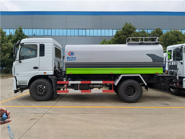 東風(fēng)國六專底12方灑水車-程力標(biāo)準(zhǔn)化灑水車廠