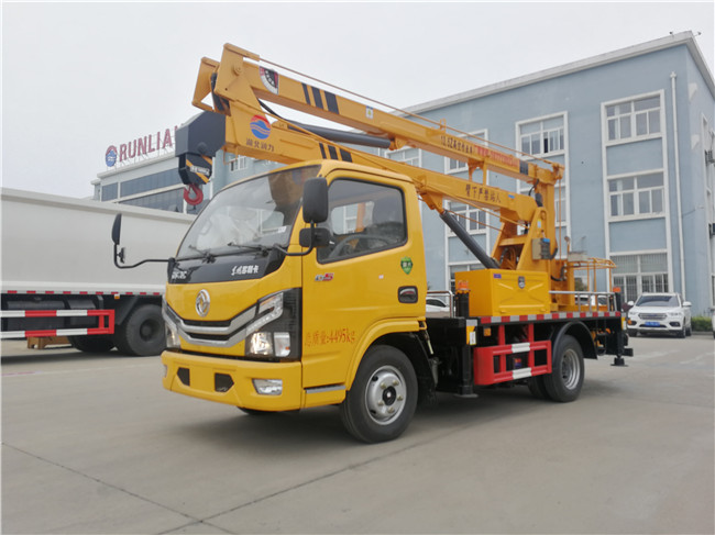 國(guó)六東風(fēng)13.5米曲臂高空作業(yè)車(chē)-藍(lán)牌高空作業(yè)車(chē)