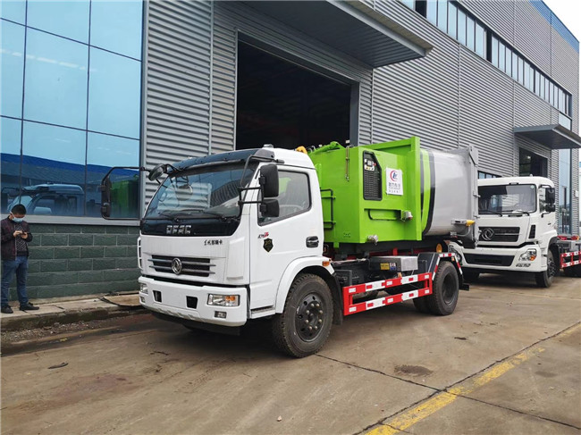 多利卡大型勾臂垃圾車(chē)-地下室專(zhuān)用移動(dòng)壓縮垃圾站