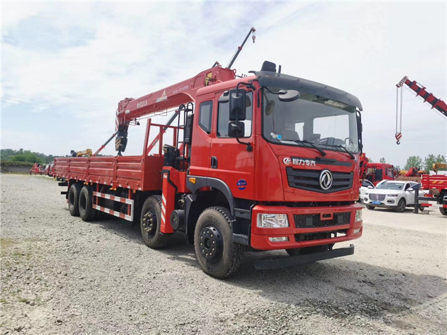 東風(fēng)T5宏昌天馬14噸隨車(chē)吊