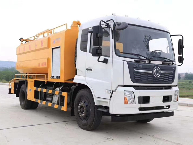 國(guó)六東風(fēng)天錦康明斯210馬力聯(lián)合疏通車(chē)