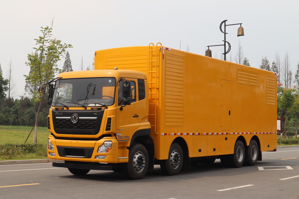 國(guó)六東風(fēng)天龍前四后八大型電源車(chē)/移動(dòng)電源車(chē)
